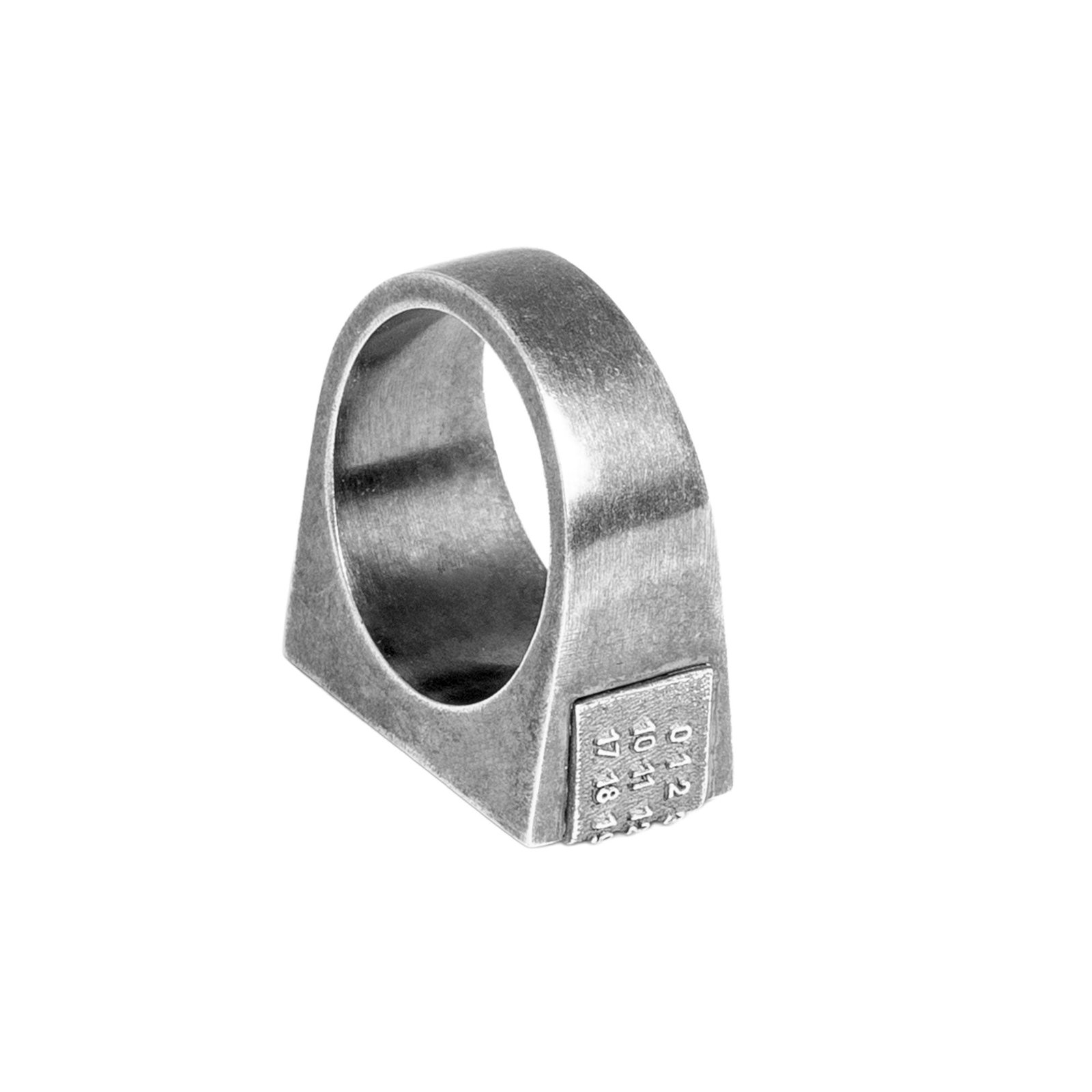MM6 Maison Margiela 数字デザインリング 12 MM6 Maison Margiela numbers-motif Ring | Silver | FARFETCH