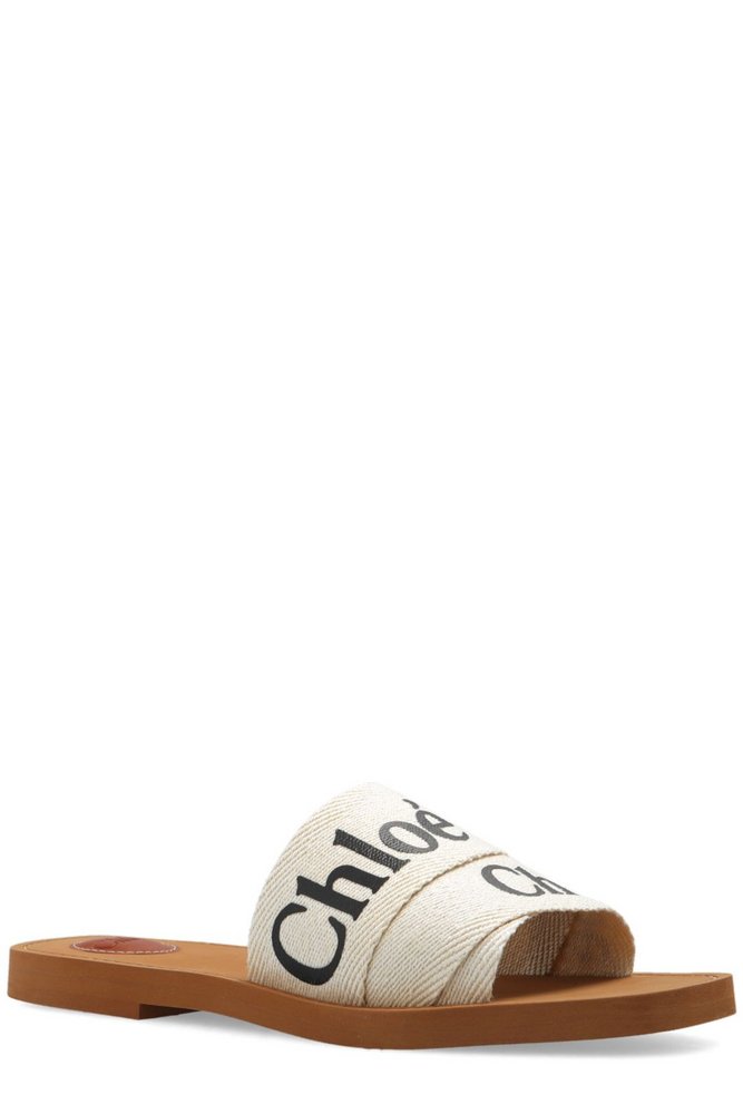 Chloe ウッティ クロシェ サンタル CHC22S597X3CROCHET 69A Chloé Logo Printed Slip-On Sandals – Cettire