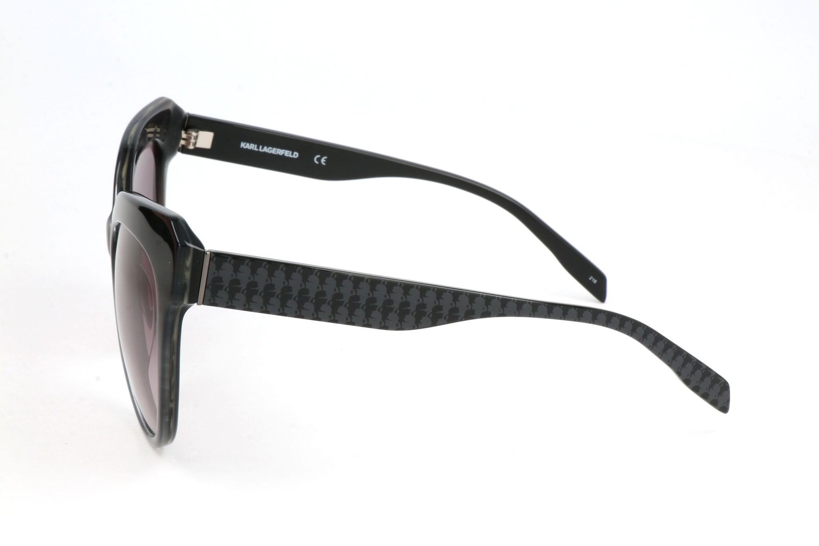 KARL LAGERFELD キャットアイフレムサンクラス KL930S 084 Karl Lagerfeld Cat-Eye Frame Sunglasses – Cettire