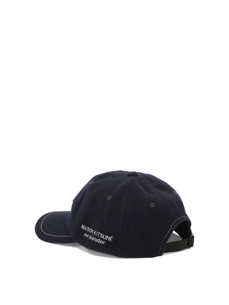 【Maison Kitsuné 】MK x AND WANDER CAP Maison Kitsuné x And Wander logo-appliqué Cap | Blue
