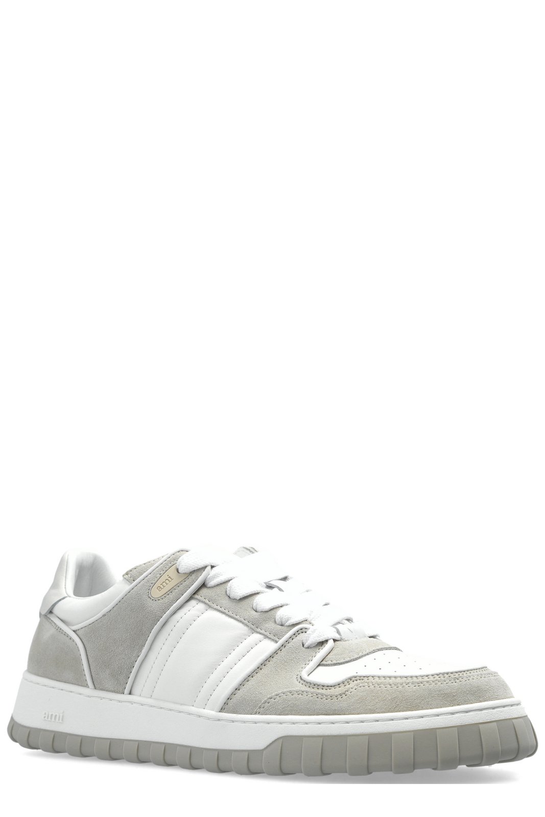 ✩ Ami ✩ AMI Logo Embossed Low-Top Sneakers – Cettire
