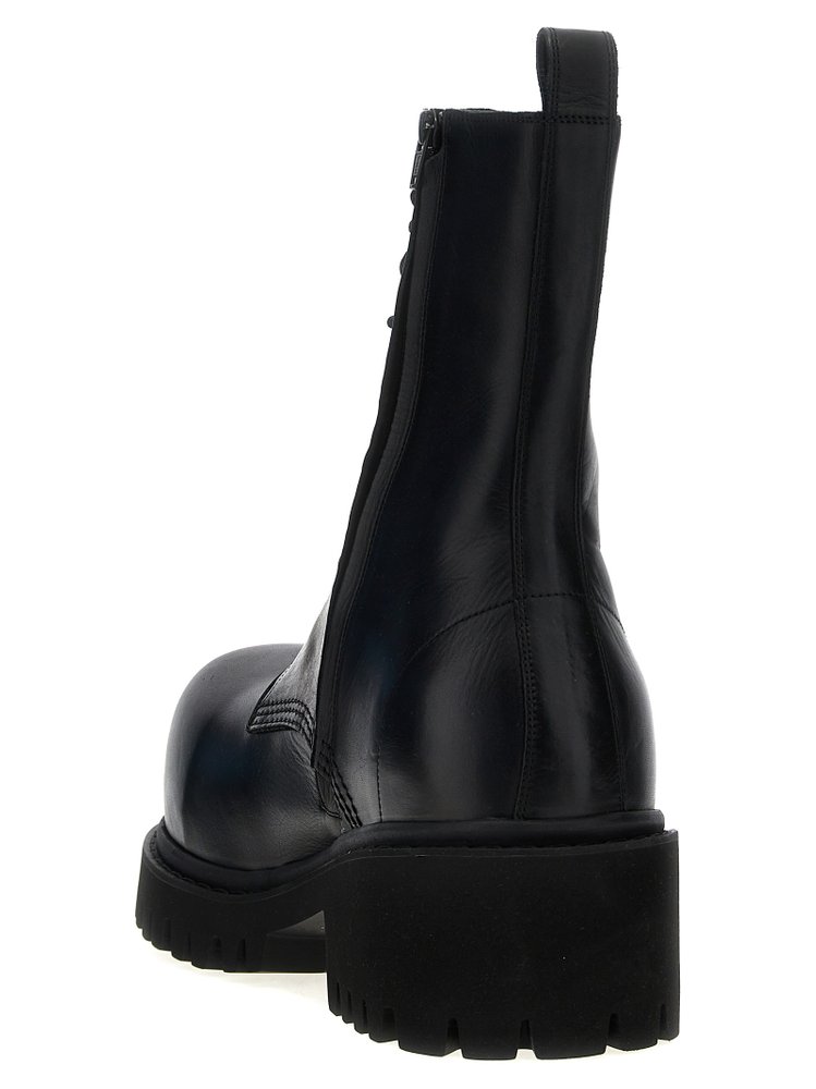 バレンシアガ　ストンパーブーツ Balenciagaのブラック Stomper ブーツがセール中