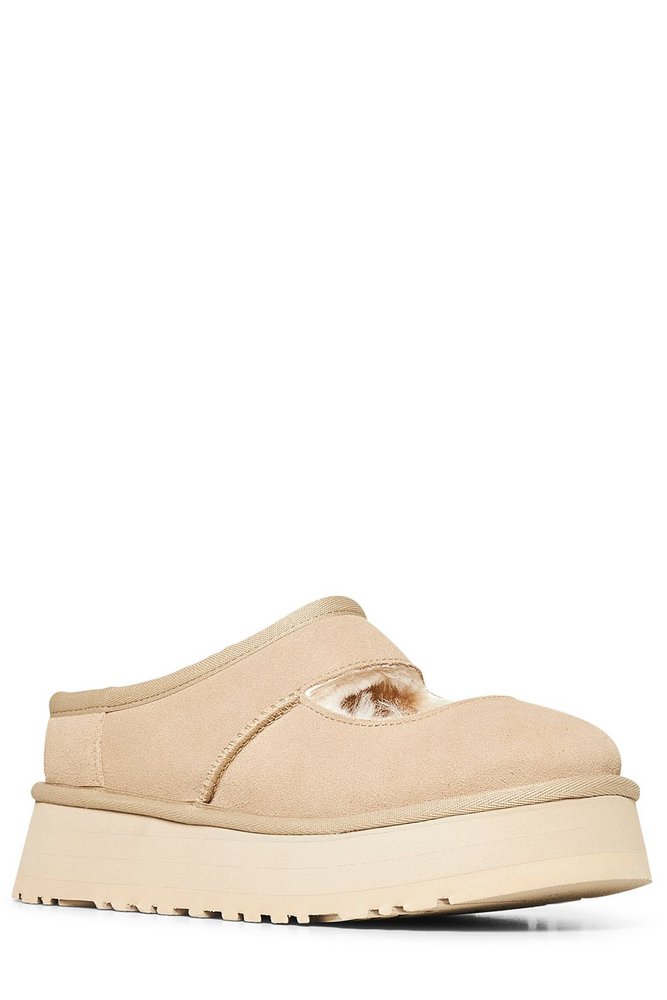 【送料&関税込】UGG Bea Cut-out Detailed Slip-on Slippers UGG Bea Cut-Out Detailed Slip-On Slippers – Cettire