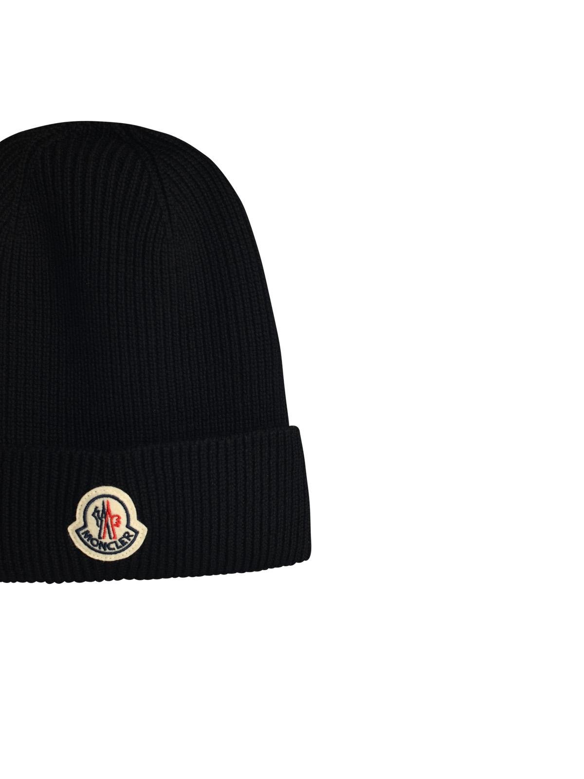 Moncler Logo Patch Knitted Beanie