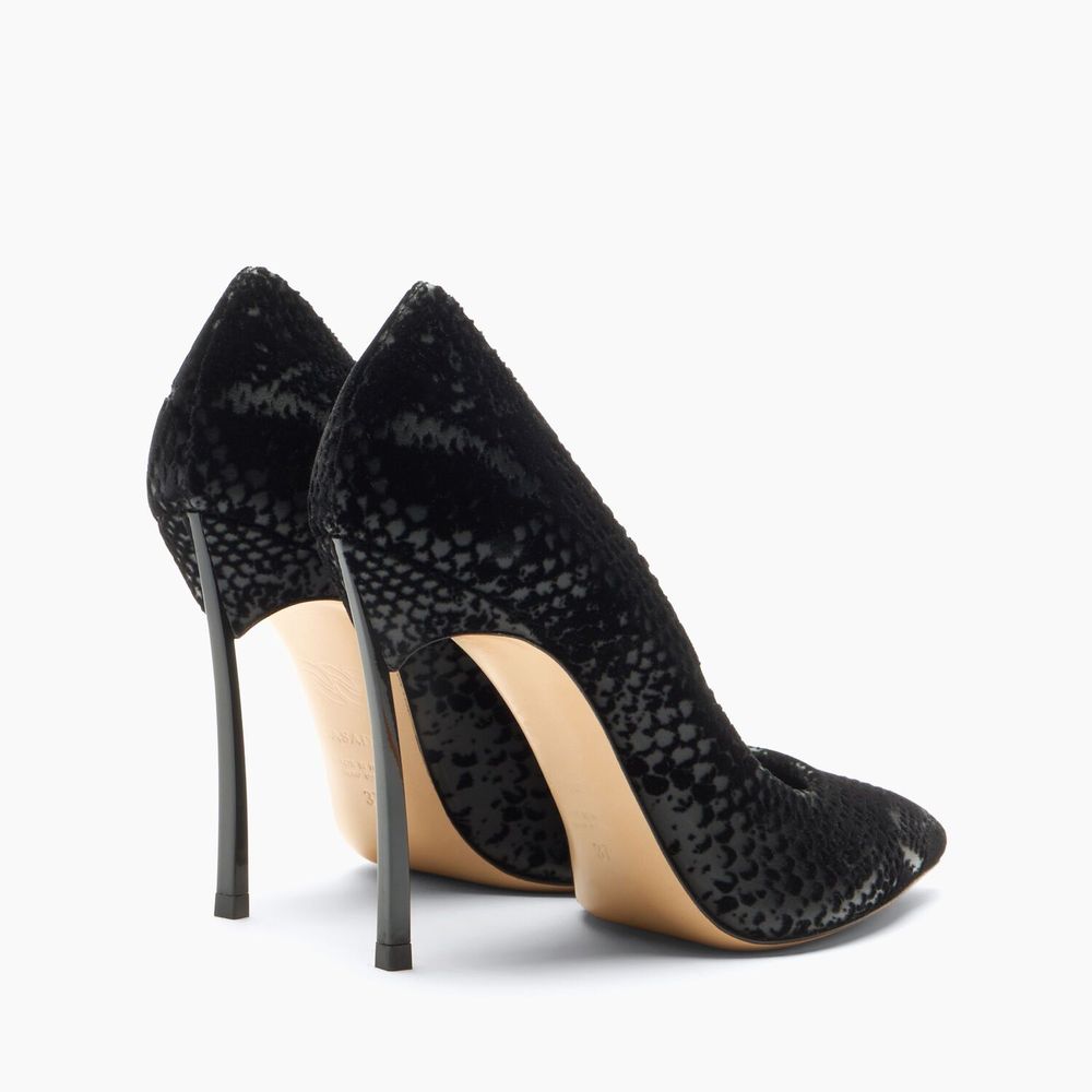 CASADEI 블레이드 키타나 펌프스